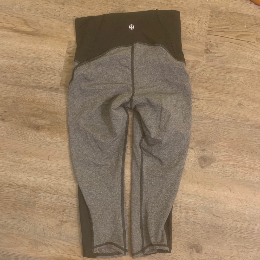 LULULEMON heather grey & black mesh crop leggings